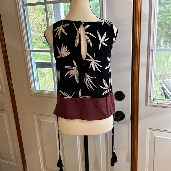 O’Neill Tank Top - Picture 2 of 7